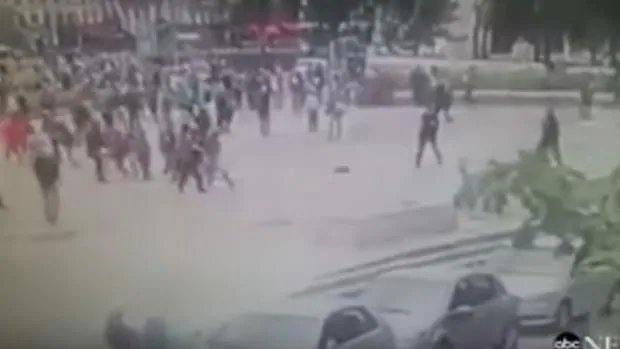 Vídeo: el momento del ataque del terrorista del martillo en Notre Dame