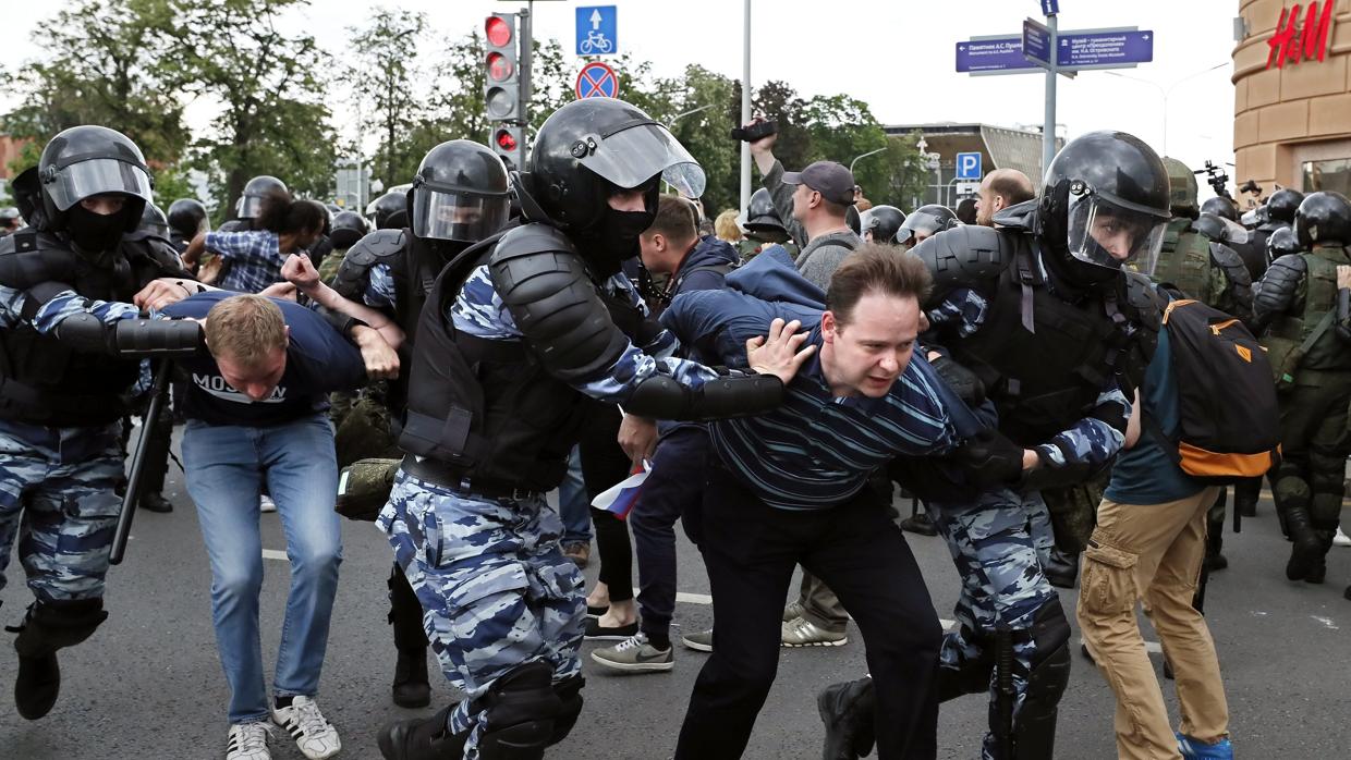 Los detenidos durante las manifestaciones podrían llegar al millar