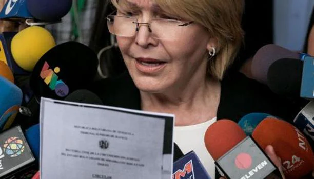 La fiscal general, Luisa Ortega, tras solicitar al Supremo que retire la inmunidad a ocho magistrados de la Sala Constitucional del Supremo, el pasado martes en Caracas