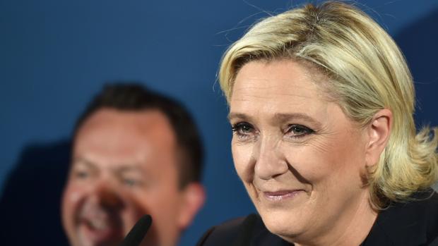 Marine Le Pen ha cargado contra la «frágil mayoría» de Macron