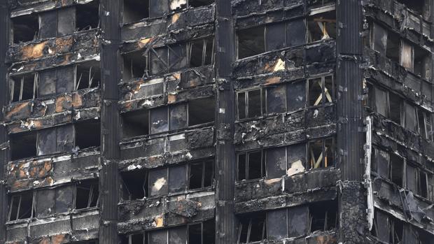 La torre Grenfell, calcinada el pasado 14 de junio