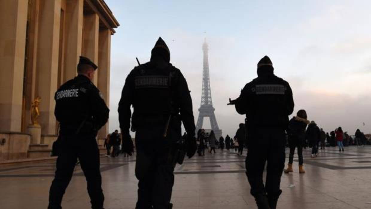 Detenido un hombre en París que intentó atropellar a una multitud en la mezquita de Créteil