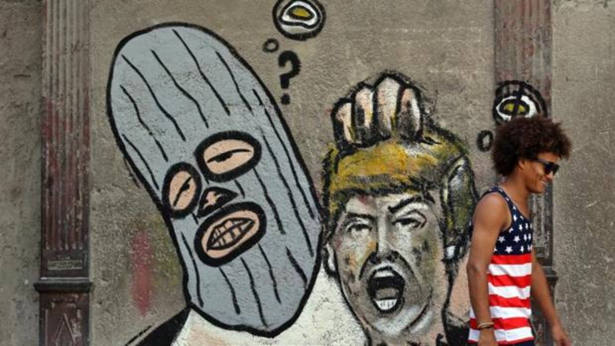 Grafiti contra Trump en una transitada calle de La Habana