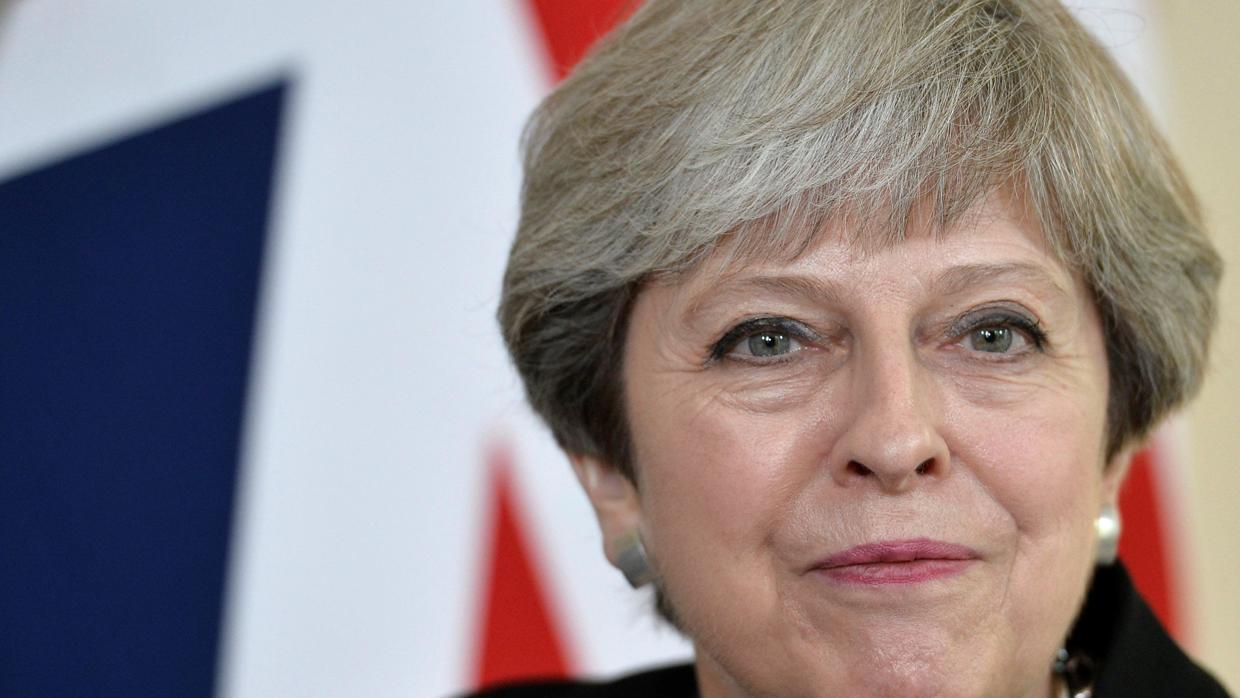 May se encuentra en una posición complicada tras haber perdido el pasado 8 de junio la mayoría heredada de Cameron