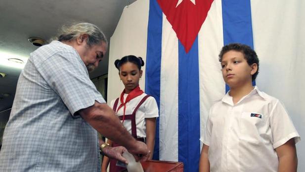 Votación en La Habana en las elecciones de abril de 2010