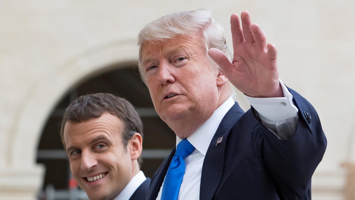 Donald Trump junto a Enmanuel Macron