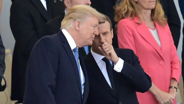 Los presidentes de Estados Unidos, Donald Trump, y Francia, Emmanuel Macron, este viernes durante el desfile militar del Día de la Bastilla en París