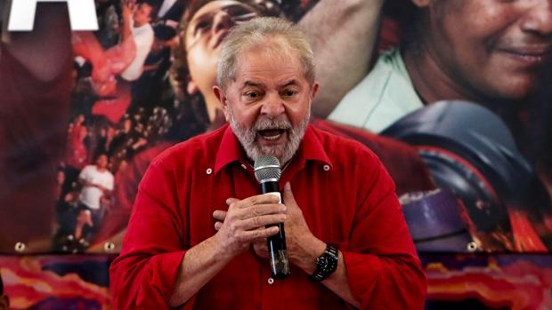Lula da Silva, condenado a nueve años y medio por corrupción, durante un mitin esta semana