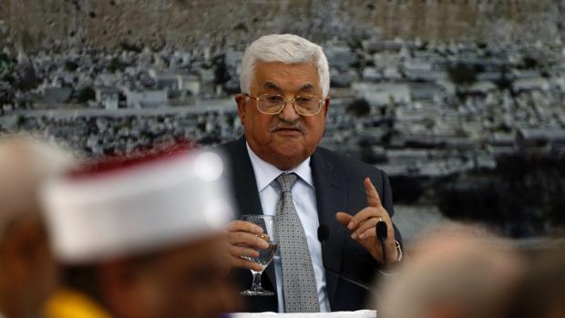 El presidente palestino, Mahmoud Abbas, asiste a una reunión con el liderazgo palestino en la ciudad cisjordana de Ramallah