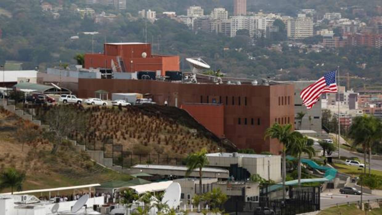 Imagen del edificio de la embajada estadounidense en Caracas