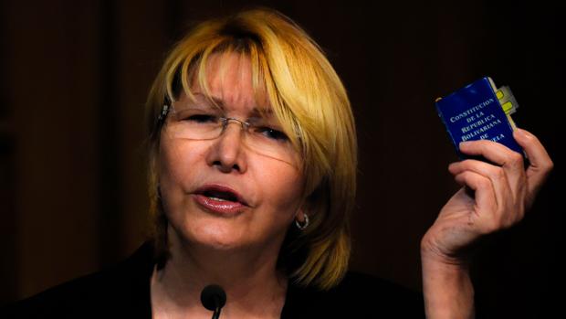 La fiscal Luisa Ortega no abandonará su cargo aunque Maduro la destituya