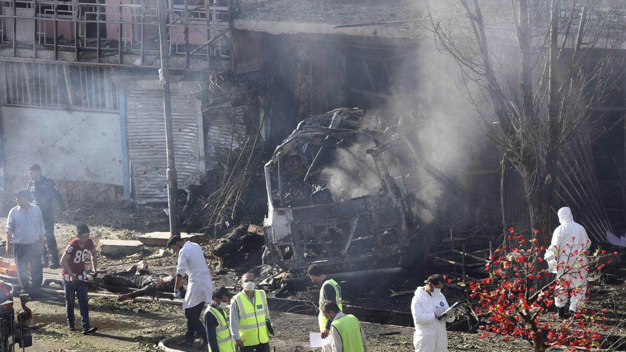 Lugar donde detonó un coche bomba en Kabul el pasado 24 de julio