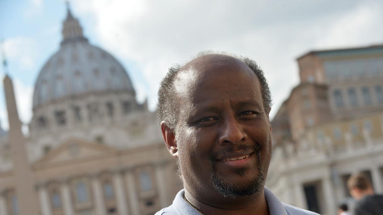 Mussie Zerai, el sacerdote de origen eritreo fundador de la agencia humanitaria Habeshia