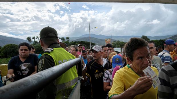 Los venezolanos huyen del régimen de Maduro