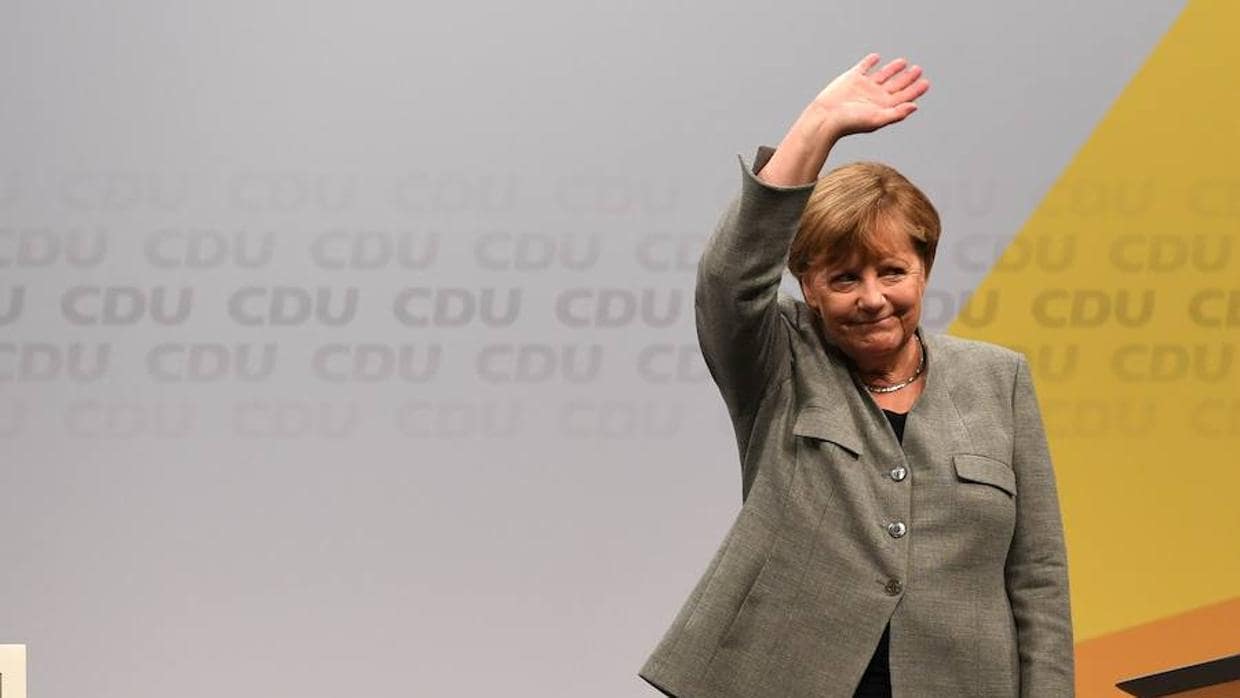 Merkel abre su campaña apelando al pleno empleo y al déficit cero