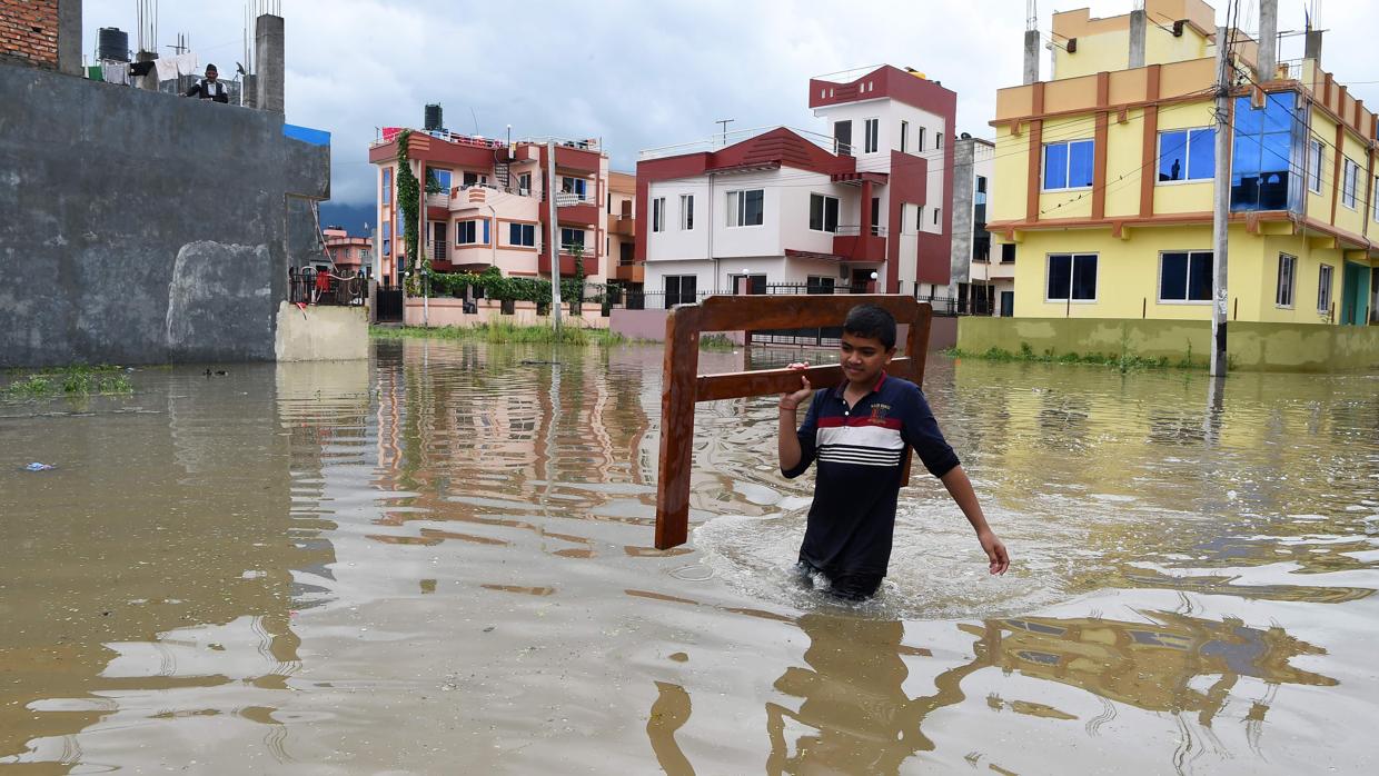 Efecto de las inundaciones en un barrio de las afueras de Katmandú el pasado 13 de agosto