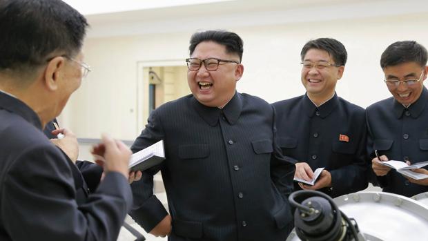 EE.UU. estudia imponer un embargo total a Pyongyang