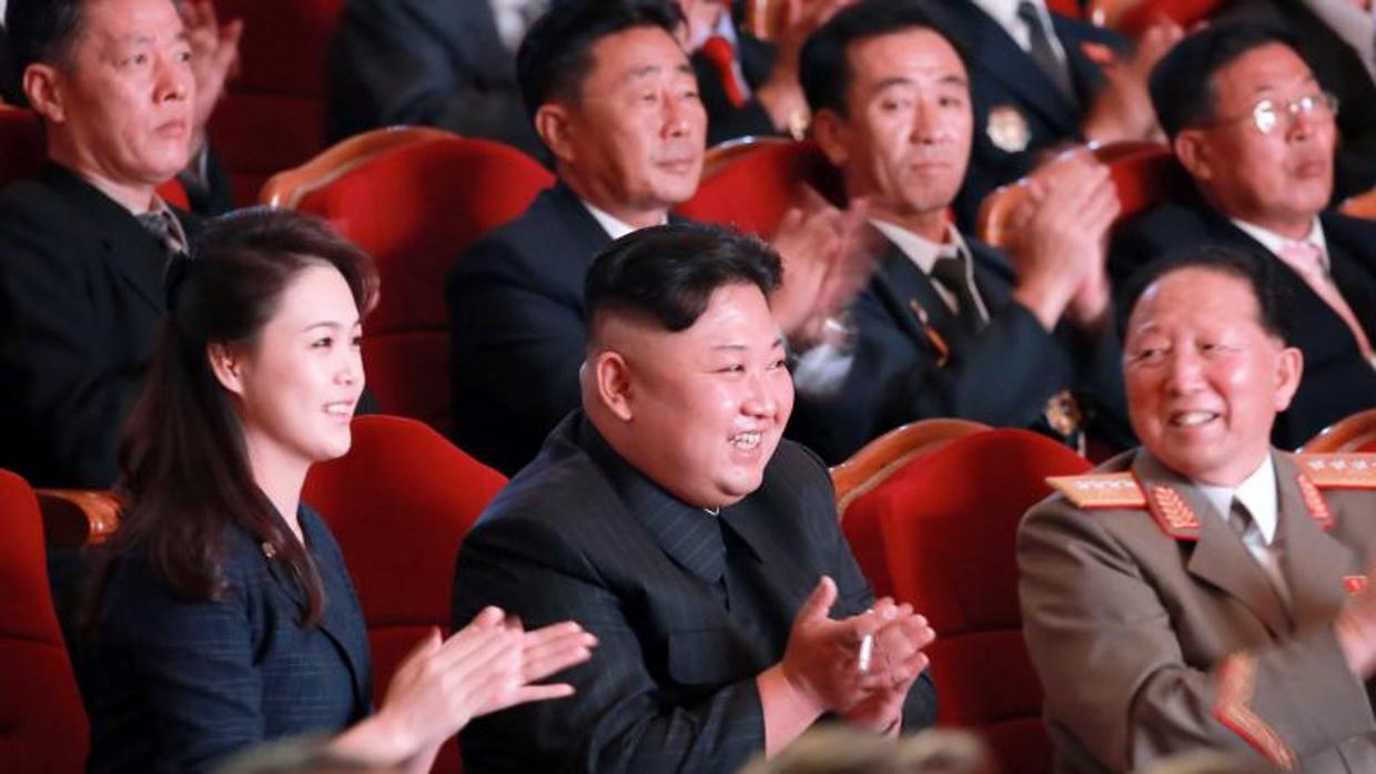 El dictador Kim Jong-un y su esposa Ri Sol-ju