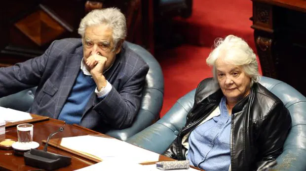 Lucía Topolansky, esposa de Mujica, nueva vicepresidenta de Uruguay