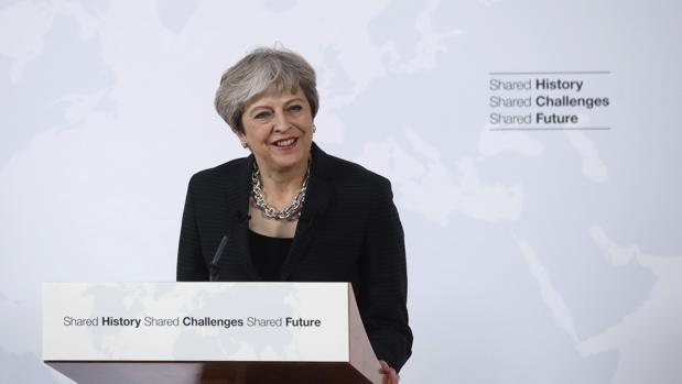 Theresa May propone un periodo transitorio de dos años tras el Brexit