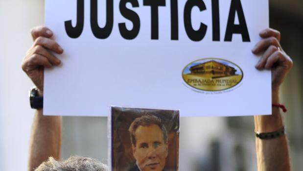 Un informe pericial reorienta el caso Nisman al asegurar que fue asesinado