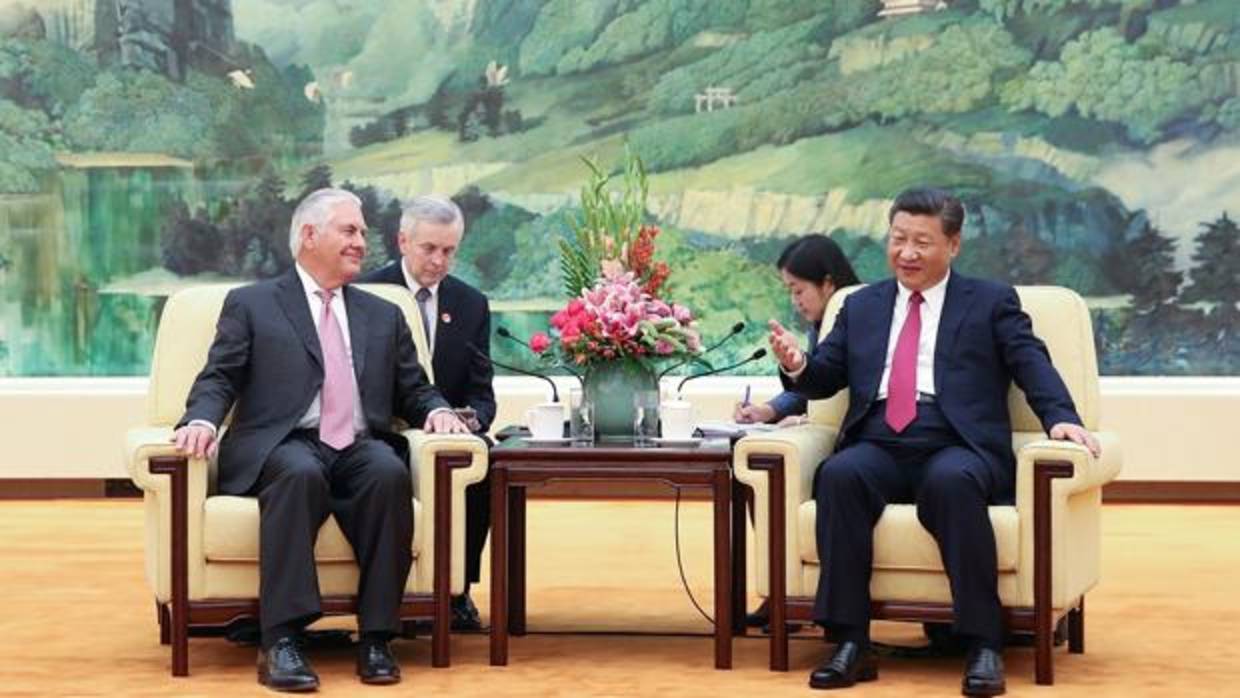 El secretario de Estado de Estados Unidos, Rex Tillerson, y el presidente chino, Xi Jinping