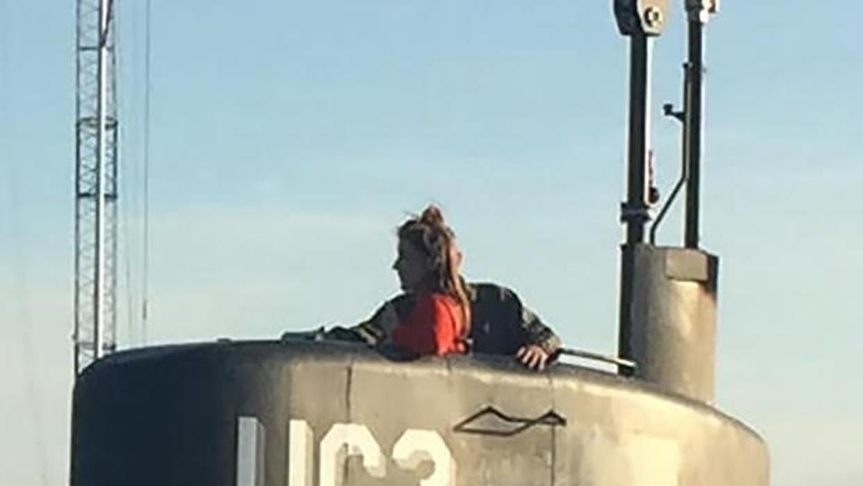 La periodista sueca Kim Wall, en el submarino «UC3 Nautilus», el pasado agosto en el puerto de Copenhague