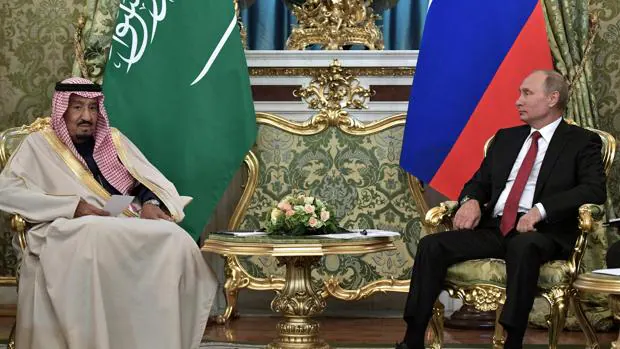 Putin estrecha lazos con el primer Rey saudí que visita Rusia