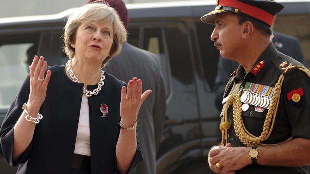 Un expresidente del partido conservador lidera el complot para echar a May