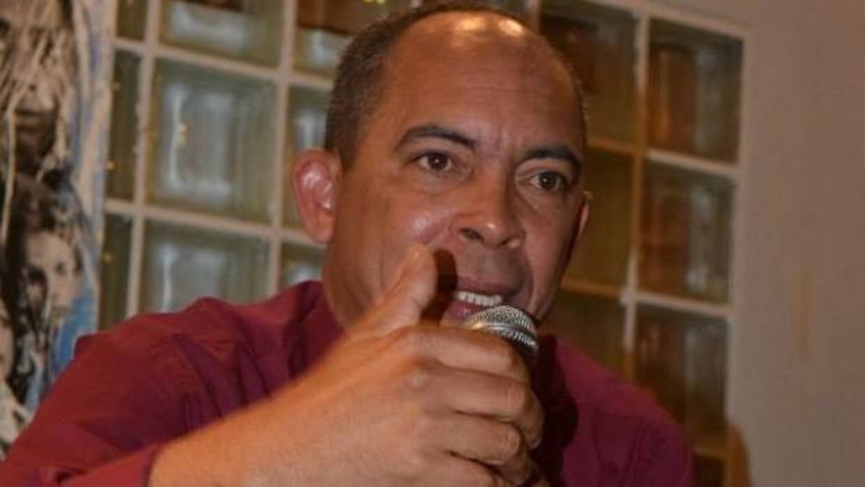 El disidente cubano Darsi Ferret
