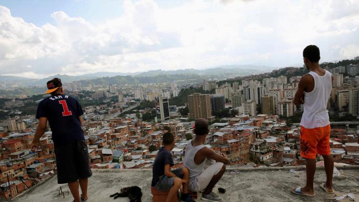 Vista de Caracas desde la barriada de Petare
