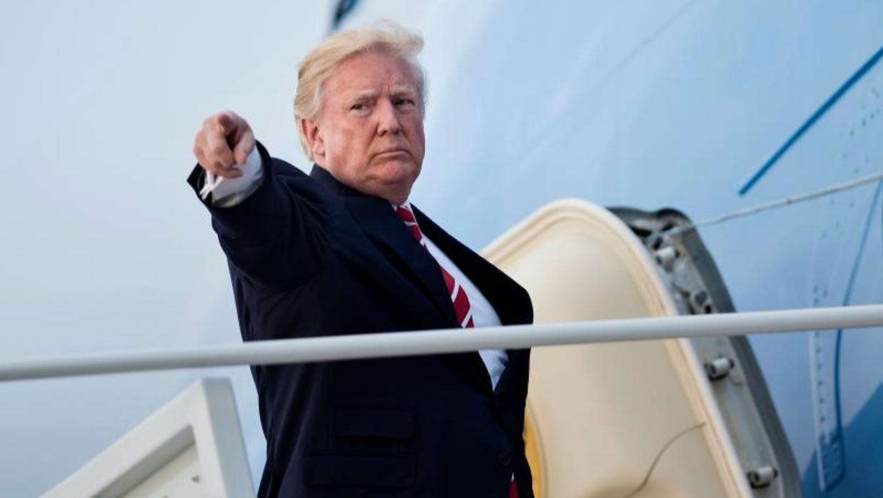 Donald Trump aborda el Air Force One este sábado con destino a Carolina del Norte