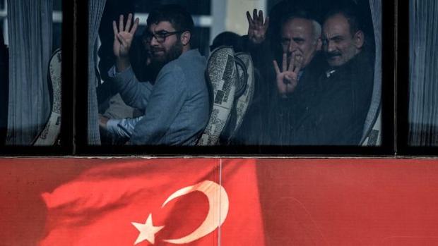 143 militares son juzgados en Turquía por la masacre en el puente del Bósforo durante el fallido golpe de Estado
