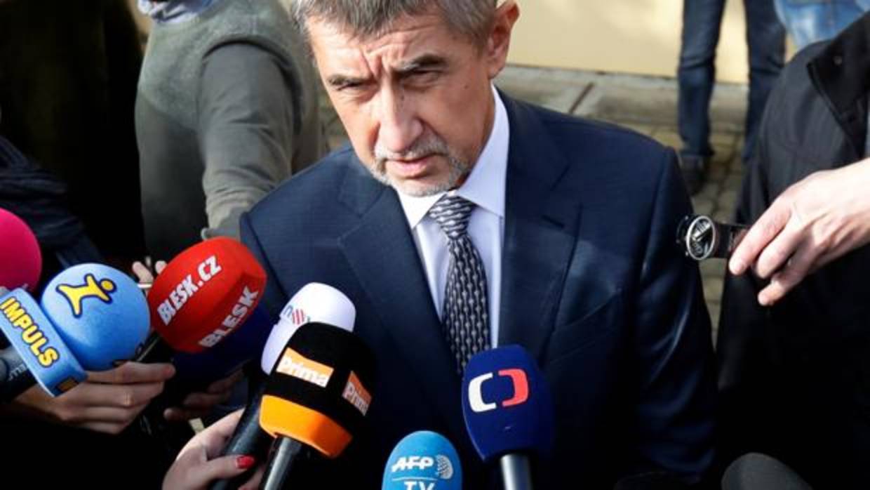 Andrej Babis, atiende a la prensa