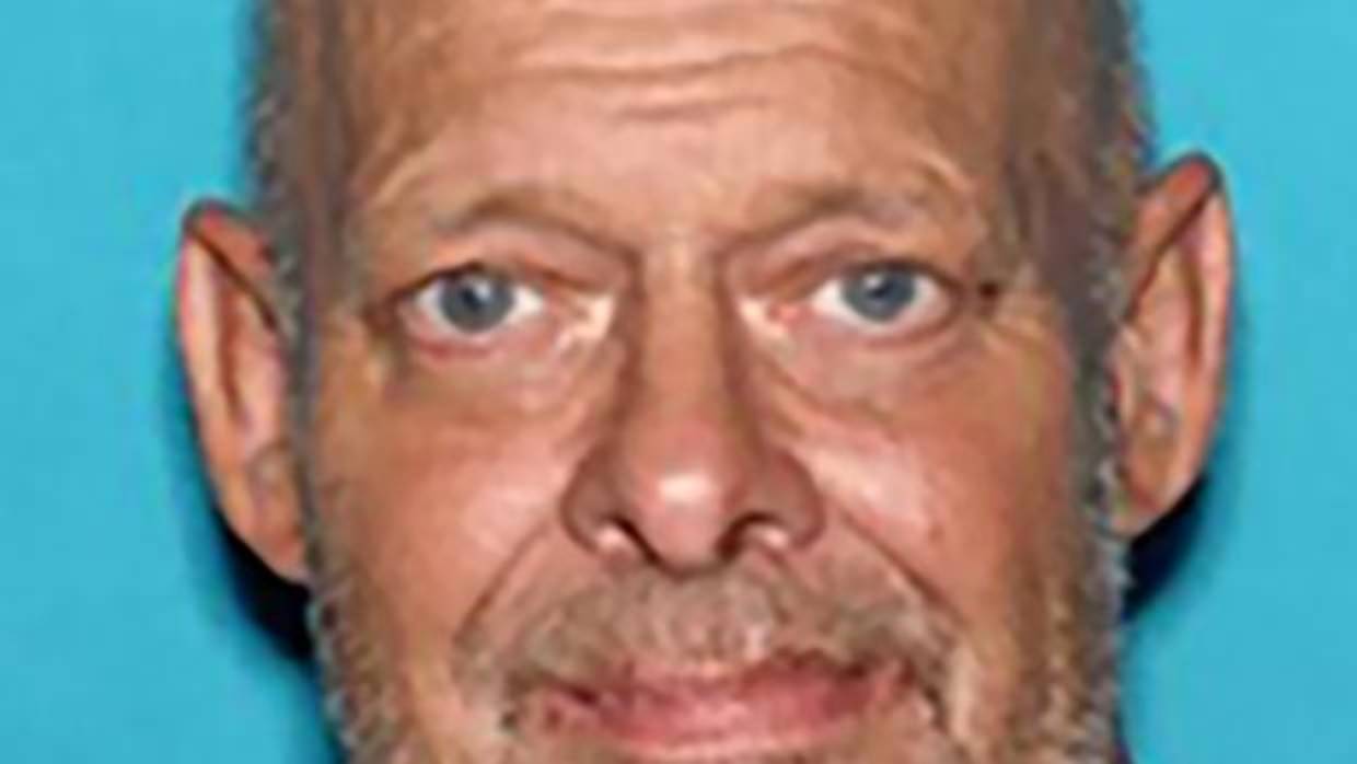 Bruce Douglas Paddock, de 59 años, ha sido detenido por posesión de pornografía infantil