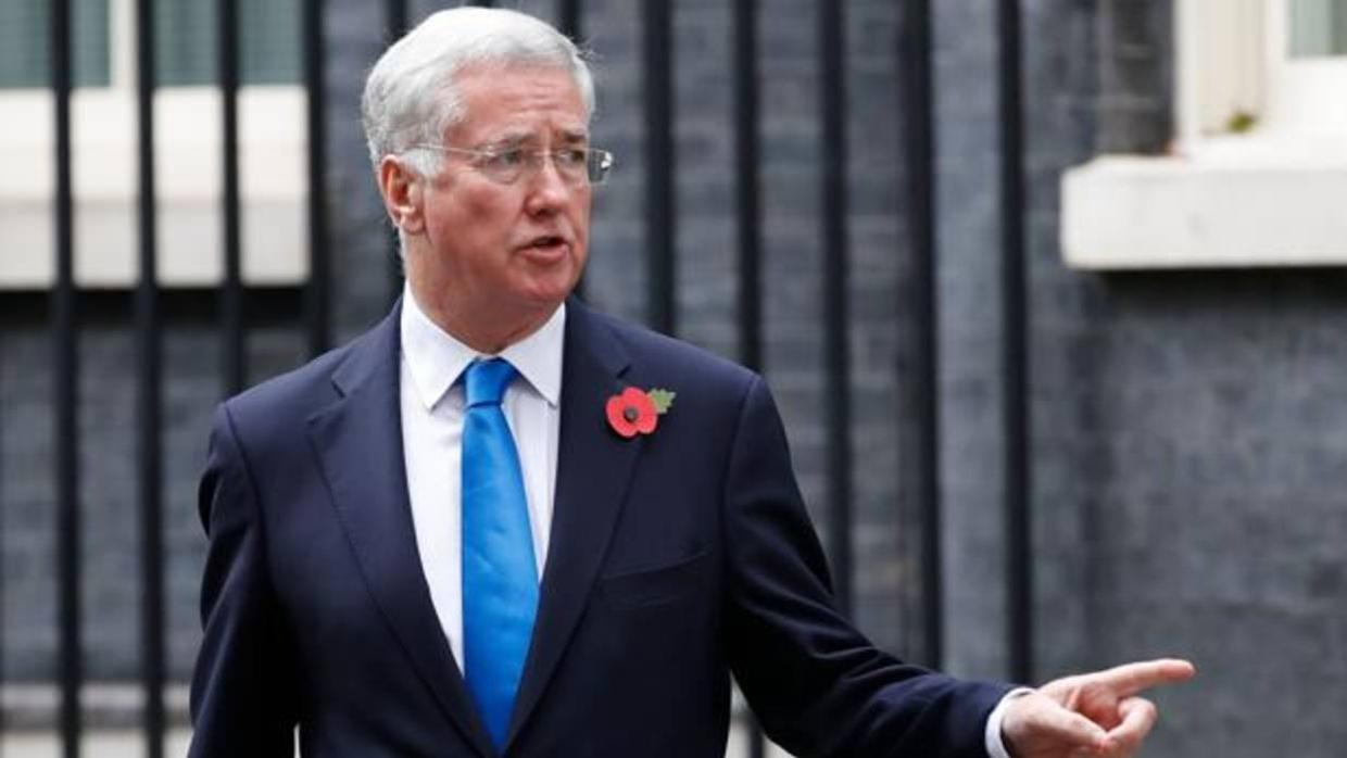 El ministro de Defensa británico, Michael Fallon, tras la reunión semanal del gabinete