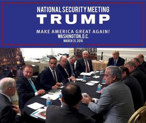 Papadopoulos, tercero por la izquierda, entre los asistentes a una reunión con Trump presentada en las redes sociales como encuentro de seguridad nacional de la campaña