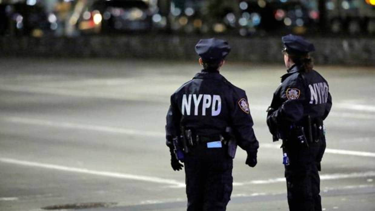 Agentes de la Policía de Nueva York vigilan tras el atentado del pasado martes