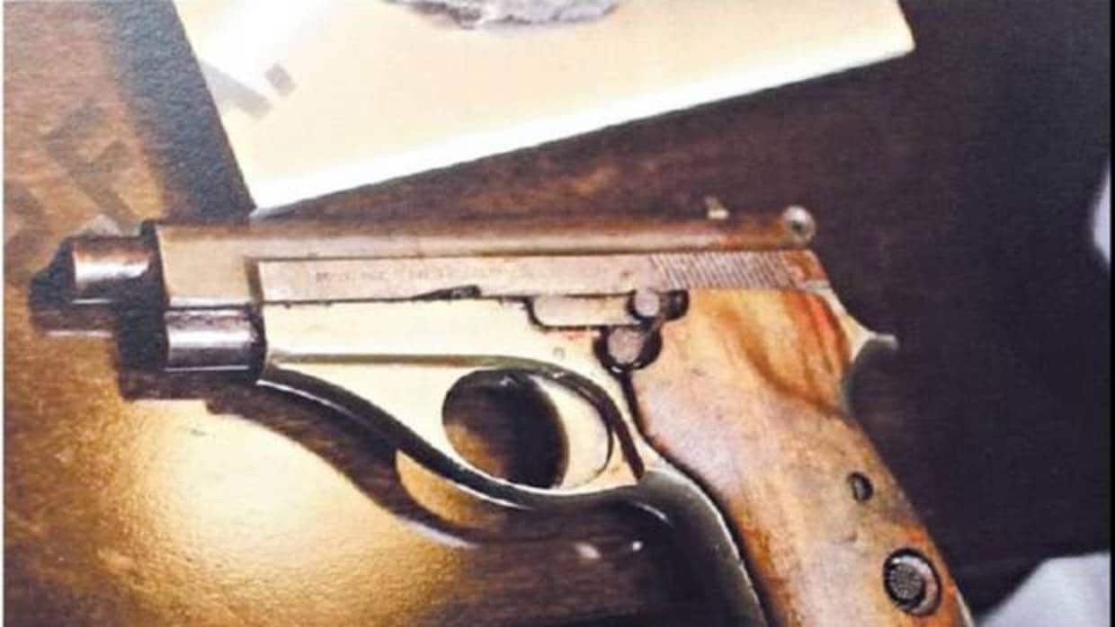 La pistola que Lagomarsino entregó al fiscal Nisman y causó su muerte