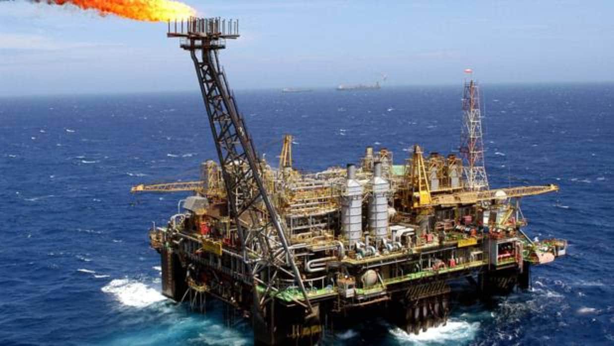 EE.UU. se consolida como principal productor de petróleo y gas