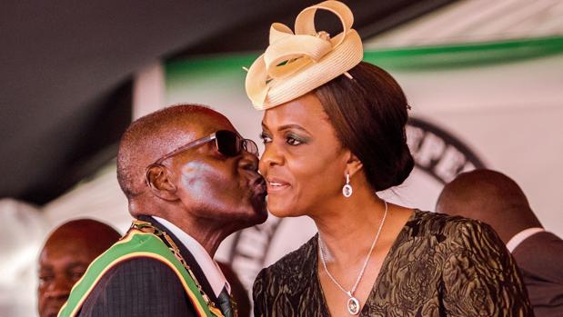 «Gucci Grace», la ambiciosa esposa de Mugabe que vive a todo lujo