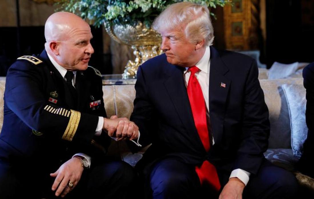 Donald Trump y el general McMaster, en el momento de anunciar su nombramiento el pasado febrero