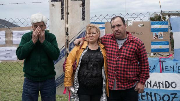 Los familiares de los marinos del submarino argentino no pierden la fe: «Los esperamos de vuelta»