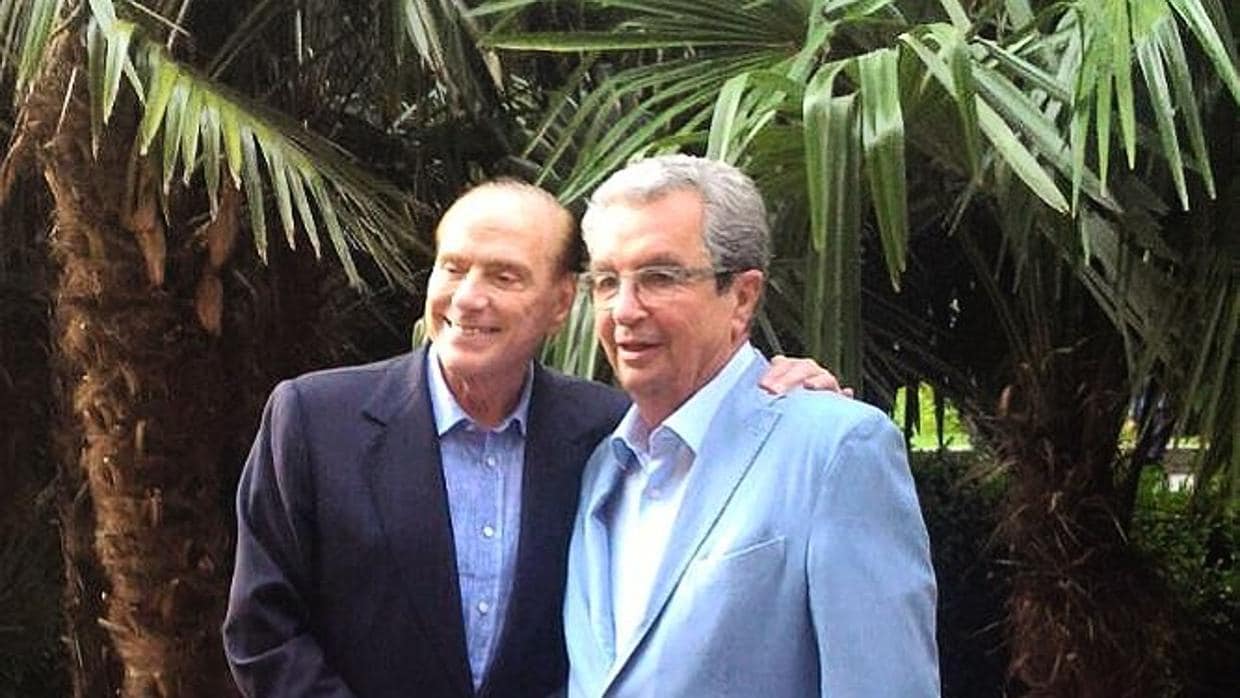 Silvio Berlusconi, con Henri Chenot , el pasado mes de agosto