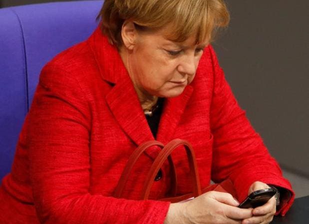 El presidente del Bundestag pide a los diputados alemanes no tuitear en el pleno