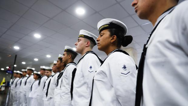 La Armada Argentina asegura que «no hay ninguna autocrítica» en búsqueda del submarino