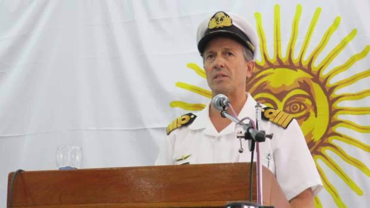 El portavoz de la Armada argentina, Enrique Balbi, ofrece los últimos datos sobre la búsqueda del submarino