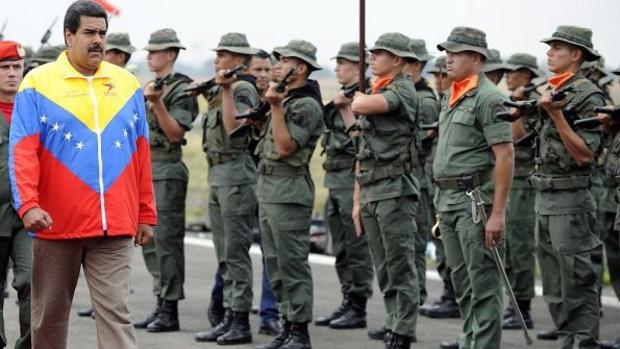 Un muerto tras la fuga de nueve militares venezolanos presos por conspiración