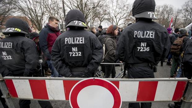 La Policía confirma varios heridos en las protestas de Hanover contra el congreso del AfD