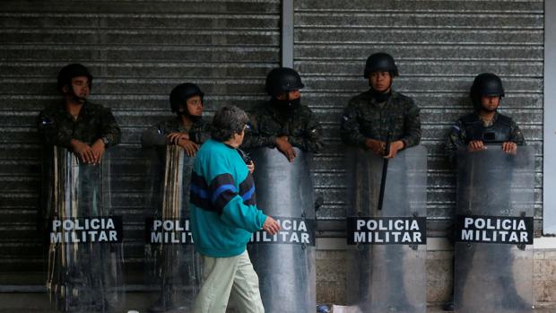 La violenta crisis electoral en Honduras se cobra sus primeras víctimas